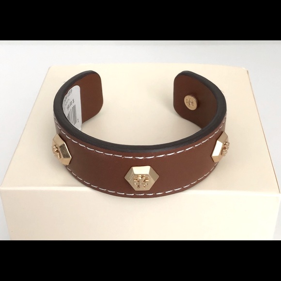 New Tory Burch Logo Cuff Bracelet Hex Stud Leather - Picture 4 of 7